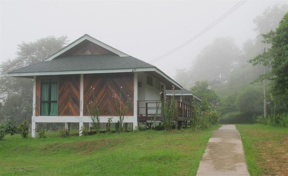 Manis Manis Rooftop Of Borneo Resort Keningau Bagian luar foto