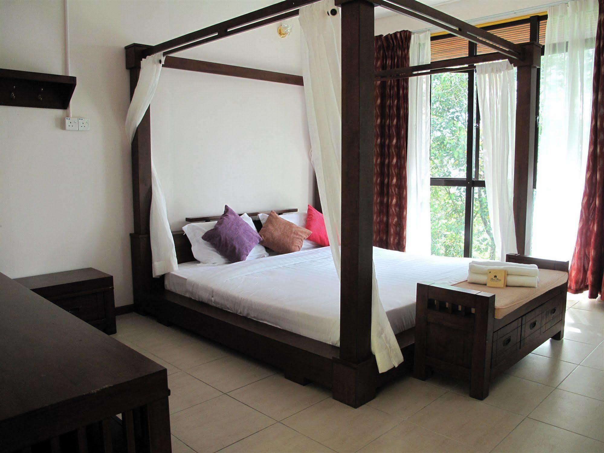 Manis Manis Rooftop Of Borneo Resort Keningau Bagian luar foto